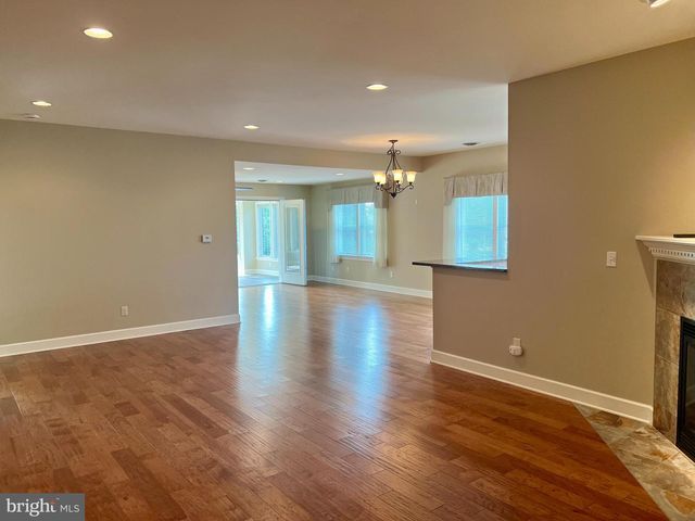 180 TOBIN DR, Chambersburg, PA 17201