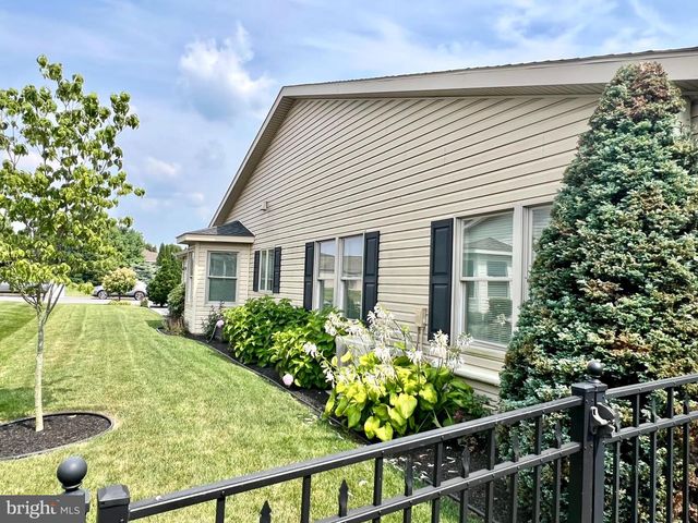 180 TOBIN DR, Chambersburg, PA 17201