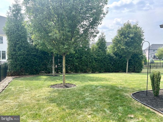 180 TOBIN DR, Chambersburg, PA 17201