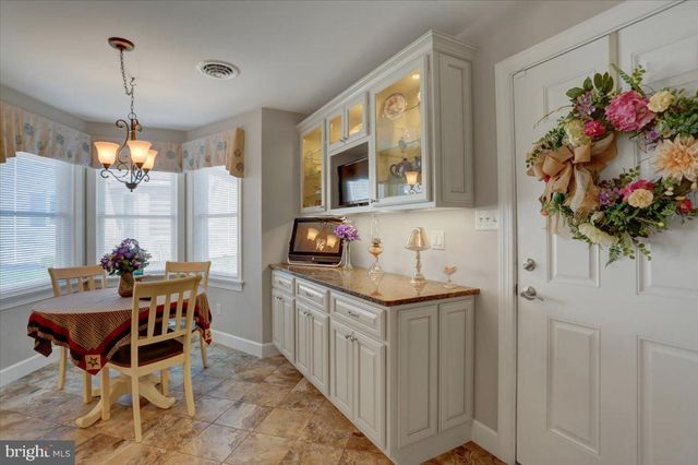 180 TOBIN DR, Chambersburg, PA 17201