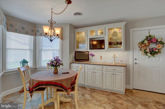 180 TOBIN DR, Chambersburg, PA 17201