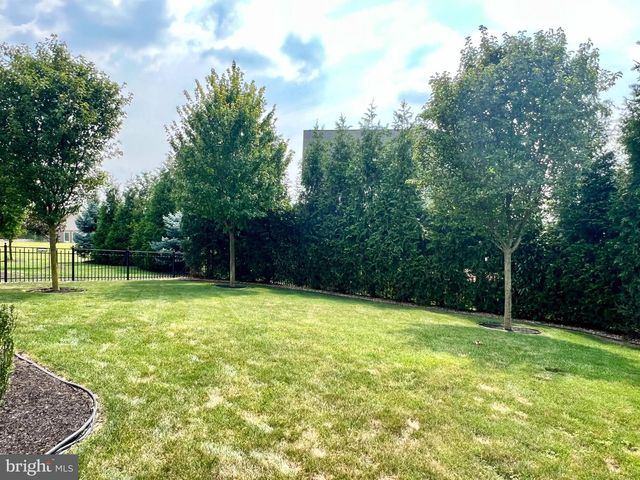 180 TOBIN DR, Chambersburg, PA 17201