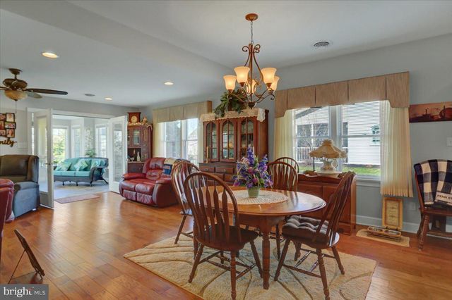 180 TOBIN DR, Chambersburg, PA 17201