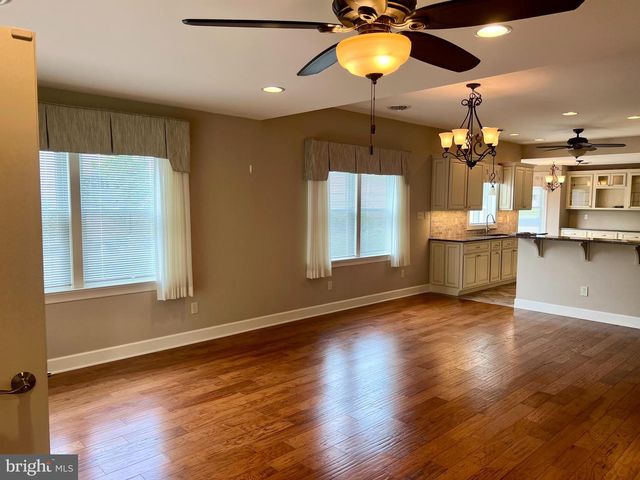 180 TOBIN DR, Chambersburg, PA 17201