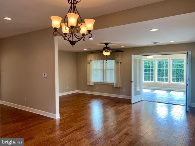 180 TOBIN DR, Chambersburg, PA 17201