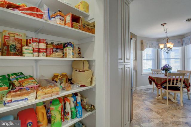 180 TOBIN DR, Chambersburg, PA 17201