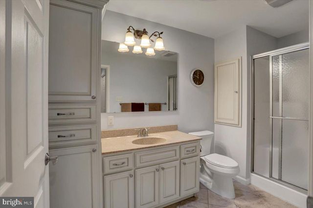 180 TOBIN DR, Chambersburg, PA 17201