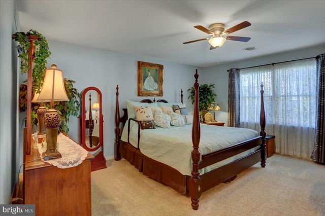 180 TOBIN DR, Chambersburg, PA 17201