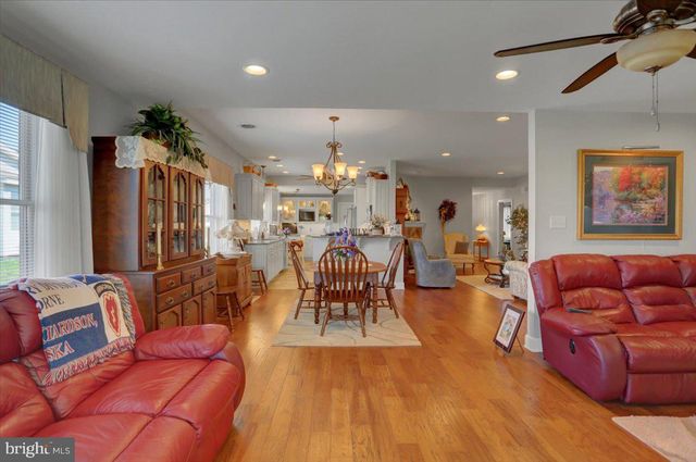 180 TOBIN DR, Chambersburg, PA 17201