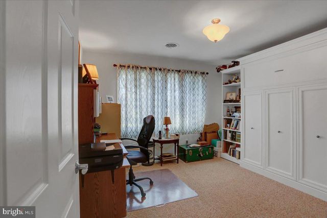 180 TOBIN DR, Chambersburg, PA 17201