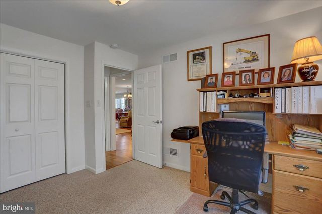 180 TOBIN DR, Chambersburg, PA 17201