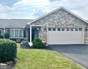 180 TOBIN DR, Chambersburg, PA 17201