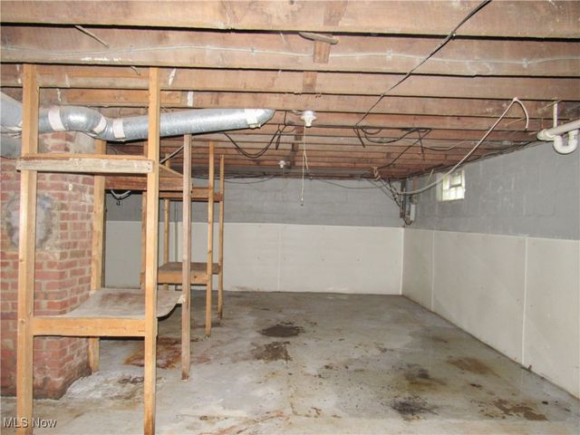 2721 E River Road, Newton Falls, OH 44444