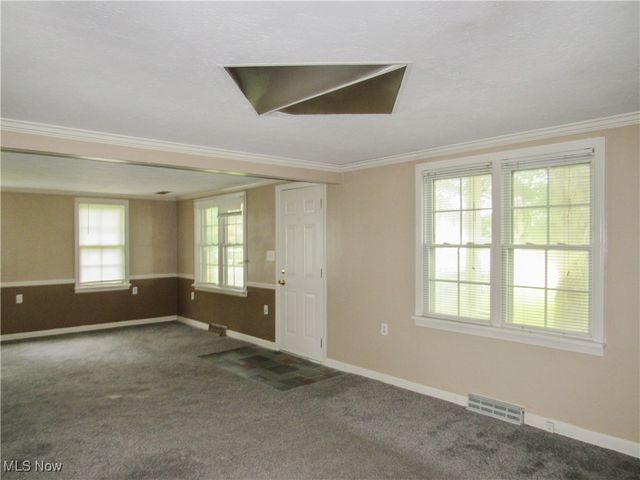 2721 E River Road, Newton Falls, OH 44444