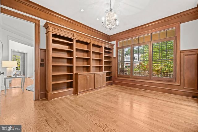 4801 29TH ST N, Arlington, VA 22207