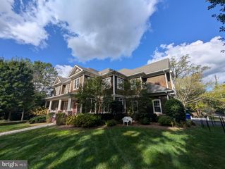 4801 29TH ST N, Arlington, VA 22207