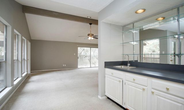 5 W Lance Leaf Rd, The Woodlands, TX 77381