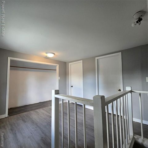 25621 Send Street, Roseville, MI 48066