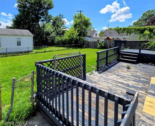 25621 Send Street, Roseville, MI 48066