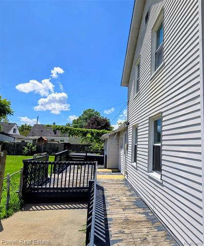 25621 Send Street, Roseville, MI 48066