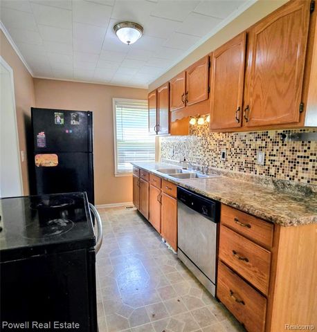 25621 Send Street, Roseville, MI 48066