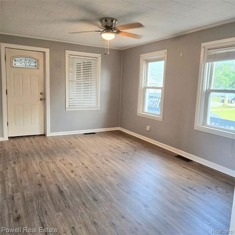 25621 Send Street, Roseville, MI 48066