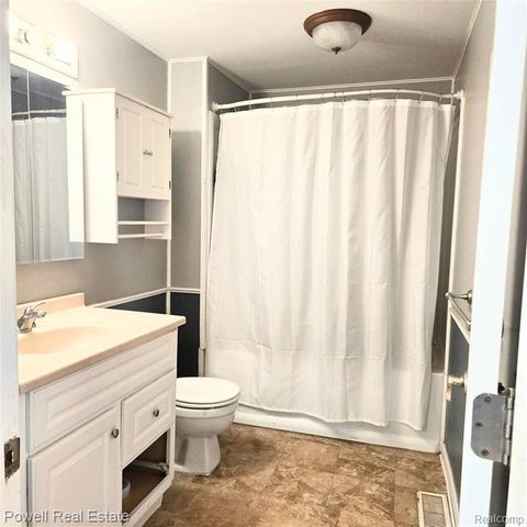 25621 Send Street, Roseville, MI 48066