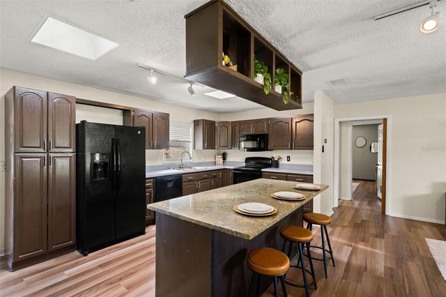 2111 HINSON ROAD, Dover, FL 33527