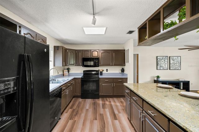 2111 HINSON ROAD, Dover, FL 33527