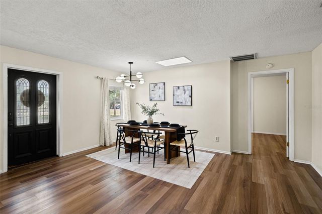2111 HINSON ROAD, Dover, FL 33527
