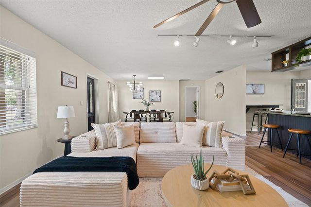 2111 HINSON ROAD, Dover, FL 33527