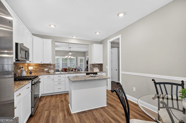 328 Chestnut Oak Drive, Peachtree City, GA 30269