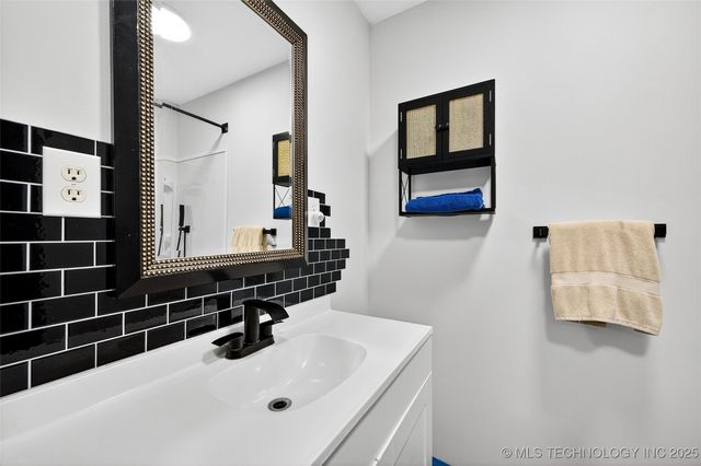 45 W Sophia, Mead, OK 73449