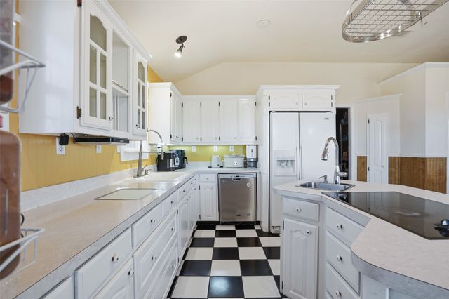 5824 Sky Road, Joshua, TX 76058