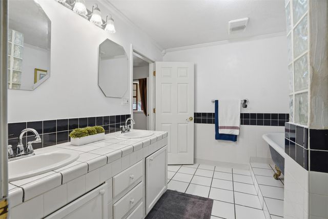 5824 Sky Road, Joshua, TX 76058