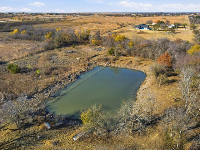 5824 Sky Road, Joshua, TX 76058