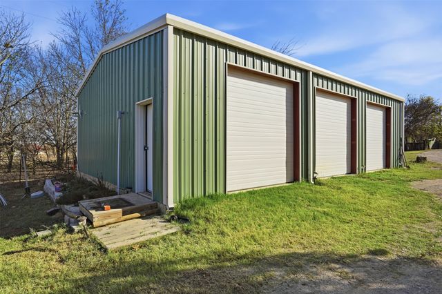 5824 Sky Road, Joshua, TX 76058