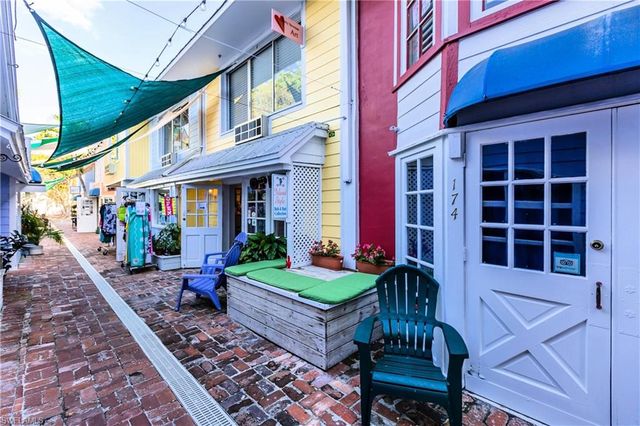 380 Seaview CT 306, Marco Island, FL 34145