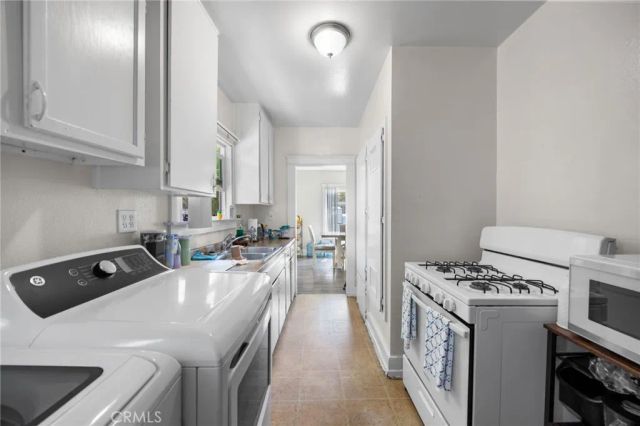 836 South Sycamore Street, Santa Ana, CA 92701