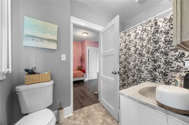 836 South Sycamore Street, Santa Ana, CA 92701