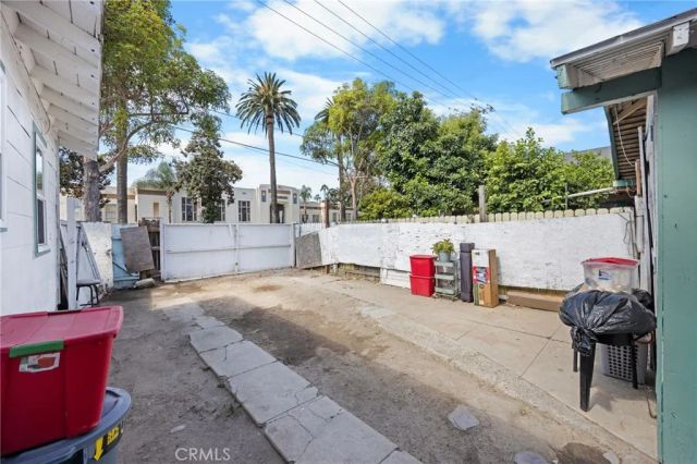 836 South Sycamore Street, Santa Ana, CA 92701