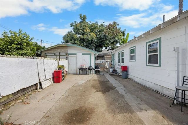 836 South Sycamore Street, Santa Ana, CA 92701