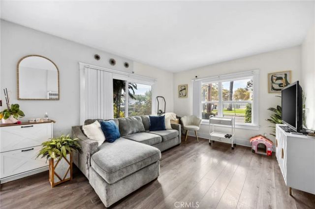 836 South Sycamore Street, Santa Ana, CA 92701