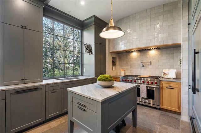 31 26th NW Street, Atlanta, GA 30309