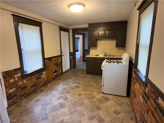 3672 E 48th Street, Cleveland, OH 44105