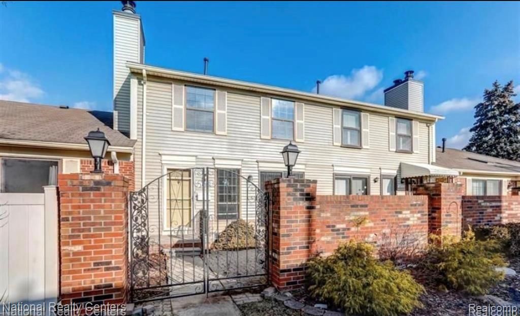 38915 Golfview Drive, Clinton Township, MI 48038