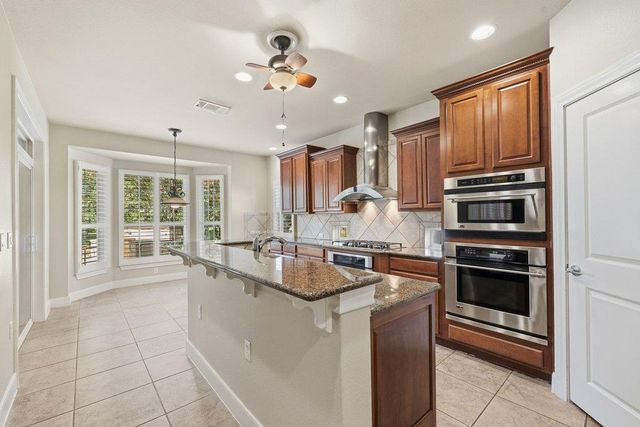 207 Breezeway LN, Georgetown, TX 78633