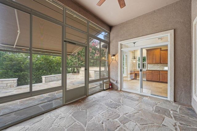 207 Breezeway LN, Georgetown, TX 78633