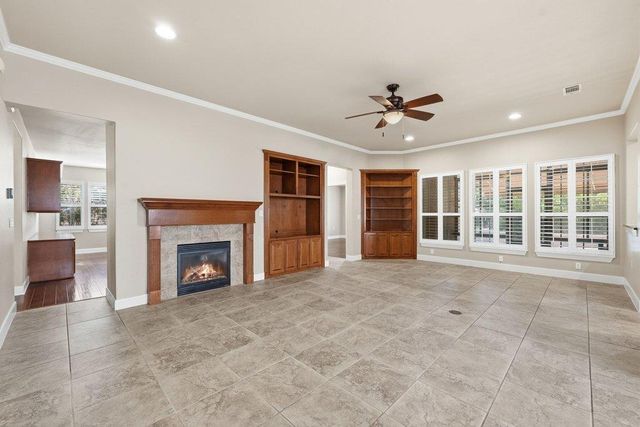207 Breezeway LN, Georgetown, TX 78633