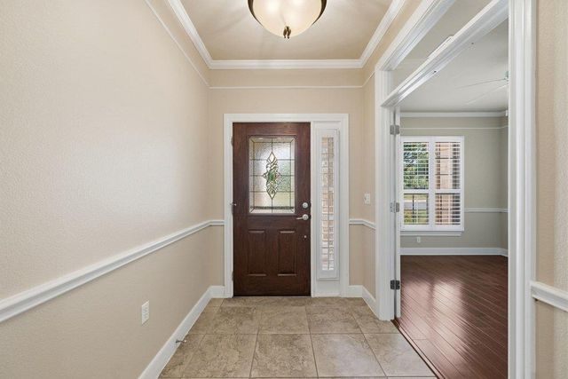 207 Breezeway LN, Georgetown, TX 78633